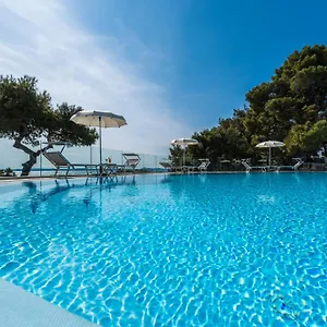 Pinija 4*, Petrcane Croatia