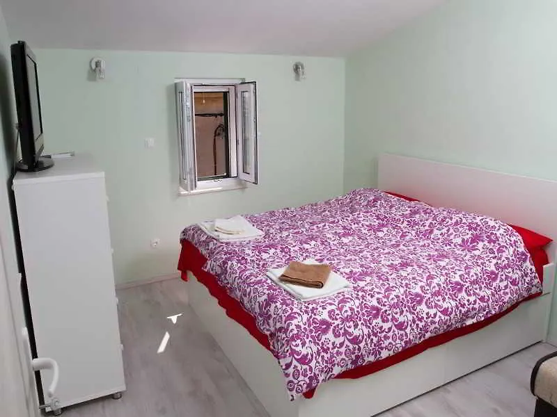 Apartments & Rooms Toni Split 3*,