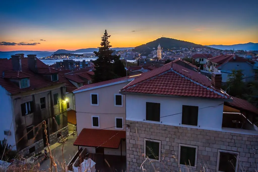 Apartments & Rooms Toni Split